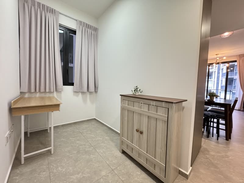 Park Colonial, 8 Woodleigh Lane, 2 Bedrooms, 667 sqft, Condominium For Sale, by Andrew Phee, 500183289 - Study Room with Window & AC - PropertyGuru.com.sg