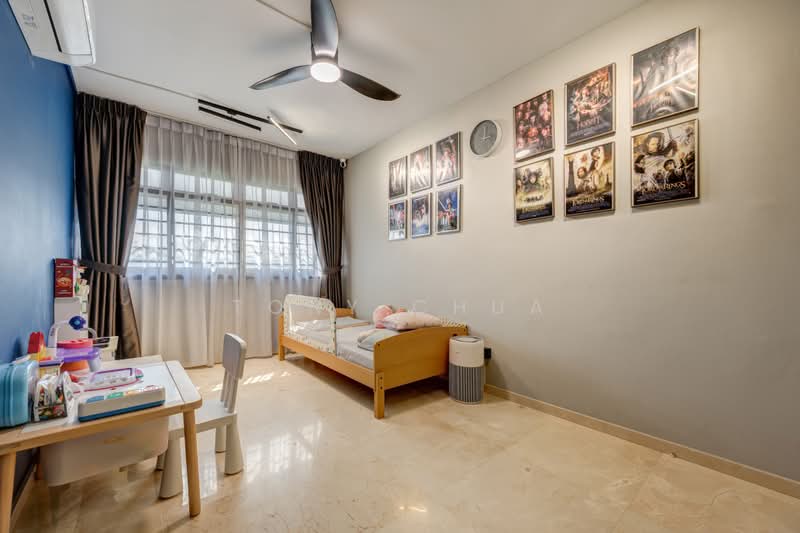 698A Hougang Street 61, 698A Hougang Street 61, 3 Bedrooms, 1,076 sqft, HDB Flat For Sale, by Tony Chua, 500183295 - Bedroom - PropertyGuru.com.sg
