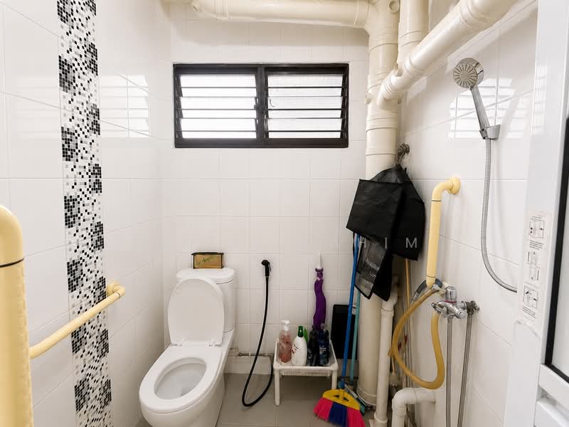 48 Teban Gardens Road, 48 Teban Gardens Road, 2 Bedrooms, 732 sqft, HDB Flat For Sale, by Faizal Rahim, 500183305 - Bathroom - PropertyGuru.com.sg