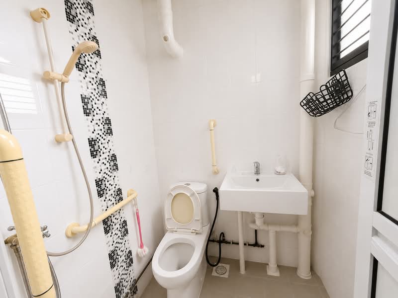 48 Teban Gardens Road, 48 Teban Gardens Road, 2 Bedrooms, 732 sqft, HDB Flat For Sale, by Faizal Rahim, 500183305 - Bathroom - PropertyGuru.com.sg