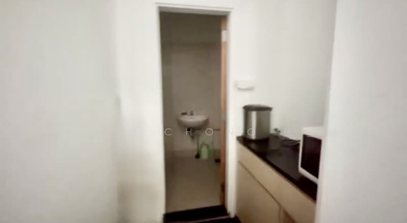 E-Centre @ Redhill, 3791 Jalan Bukit Merah, 1,173 sqft, Light Industrial (B1) For Sale, by Calin Chong 张雪冰, 500183307 - Bathroom - CommercialGuru.com.sg