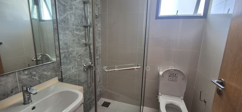 La Fiesta, 70 Sengkang Square, 3 Bedrooms, 1,001 sqft, Condominium For Rent, by Eunice Kong, 500183309 - Bathroom - PropertyGuru.com.sg
