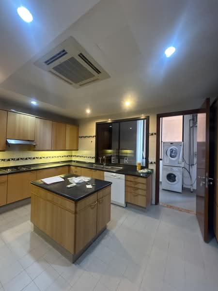 Four Seasons Park, 8 Cuscaden Walk, 4 Bedrooms, 2,260 sqft, Condominium For Rent, by Webster Wu, 500183310 - Kitchen - PropertyGuru.com.sg