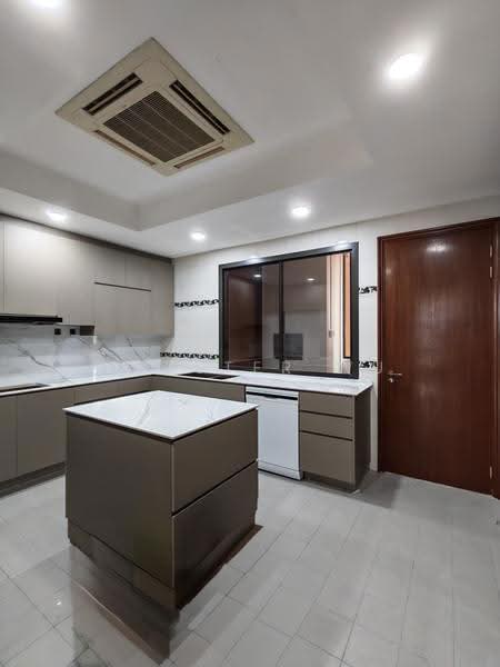 Four Seasons Park, 8 Cuscaden Walk, Tanglin / Holland / Bukit Timah, 4 Bedrooms, 2,260 sqft, Condominium For Rent, by Webster Wu, 500183310 - Kitchen - PropertyGuru.com.sg
