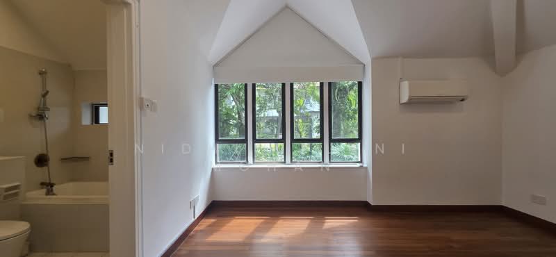 Bungalow House for Rent; 10 mins walk to Holland Village MRT, FORD AVENUE, 5 Bedrooms, 7,500 sqft, Bungalow House For Rent, by Nidhi Belani Mohan, 500183311 - Bathroom - PropertyGuru.com.sg