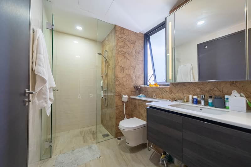 Sims Urban Oasis, 2 Sims Drive, 2 Bedrooms, 624 sqft, Condominium For Sale, by April Tai, 500183314 - Bathroom - PropertyGuru.com.sg