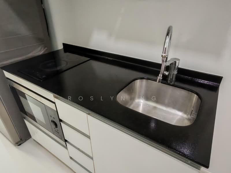 Parc Rosewood, 83 Rosewood Drive, 2 Bedrooms, 581 sqft, Condominium For Rent, by Roslyn Ng, 500183315 - Kitchen - PropertyGuru.com.sg