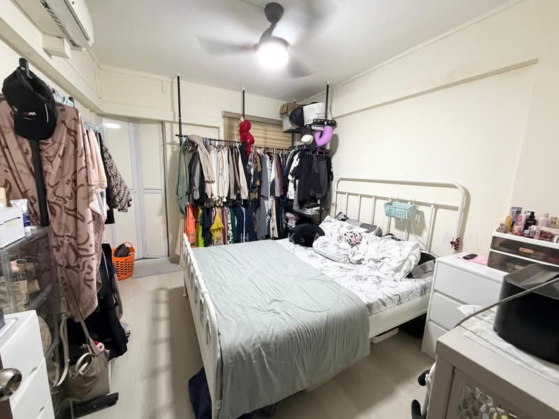 92 Bedok North Avenue 4, 92 Bedok North Avenue 4, 2 Bedrooms, 883 sqft, HDB Flat For Sale, by Sharifah Kamariah, 500183316 - Bedroom - PropertyGuru.com.sg