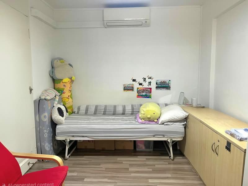 166 Bishan Street 13, 166 Bishan Street 13, 3 Bedrooms, 904 sqft, HDB Flat For Sale, by LB Toh, 500183327 - Bedroom - PropertyGuru.com.sg