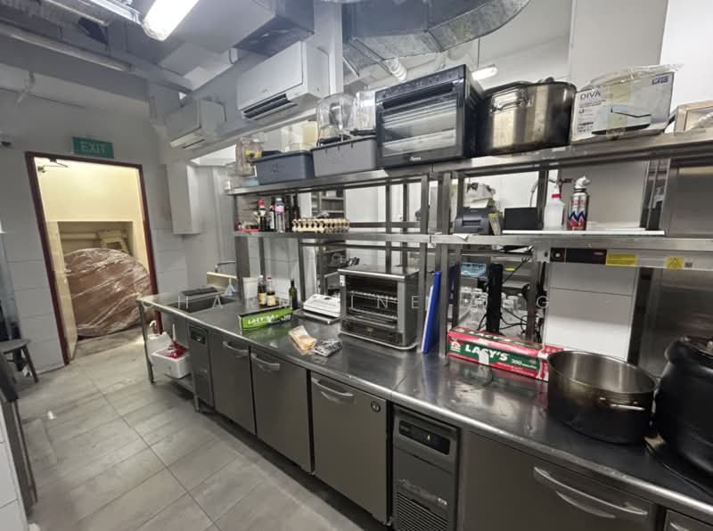 CENTRAL CBD F&B UNIT FOR RENT! GOOD LOCATION!, Boat Quay / Raffles Place / Marina, 3,442 sqft, Food & Beverage For Rent, by Charmaine Ang, 500183333 - Kitchen - CommercialGuru.com.sg