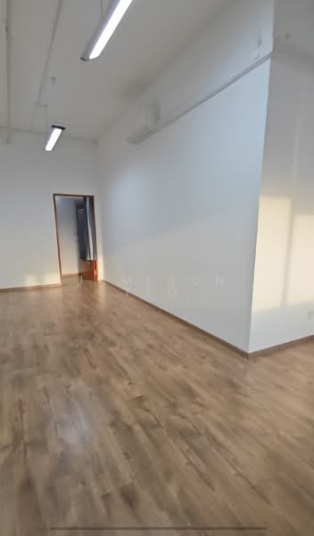 Wcega Tower, 21 Bukit Batok Crescent, 958 sqft, Light Industrial (B1) For Sale, by JAMESON TEO, 500183349 - CommercialGuru.com.sg