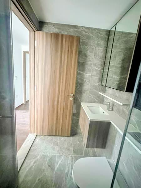 Lentor Modern, 3 Lentor Central, 3 Bedrooms, 990 sqft, Condominium For Sale, by Albert New, 500183350 - Bathroom - PropertyGuru.com.sg