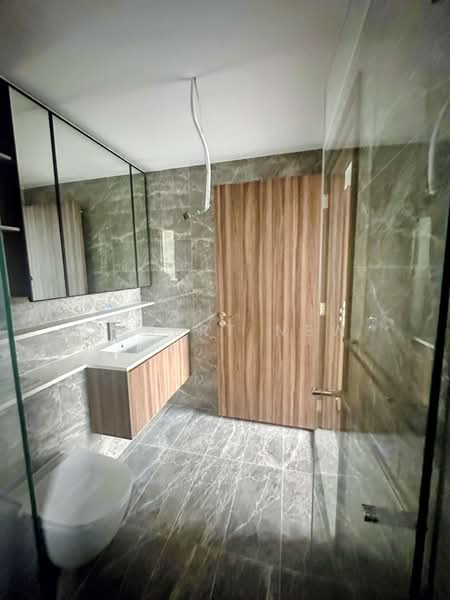 Lentor Modern, 3 Lentor Central, 3 Bedrooms, 990 sqft, Condominium For Sale, by Albert New, 500183350 - Bathroom - PropertyGuru.com.sg