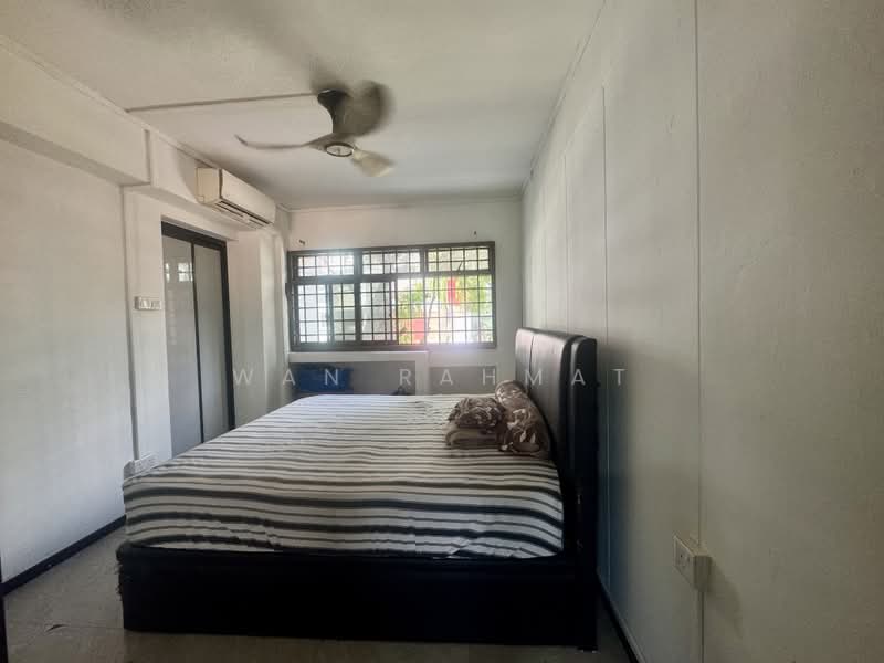 445 Choa Chu Kang Avenue 4, 445 Choa Chu Kang Avenue 4, 3 Bedrooms, 1,076 sqft, HDB Flat For Sale, by Wan Rahmat, 500183353 - Bedroom - PropertyGuru.com.sg