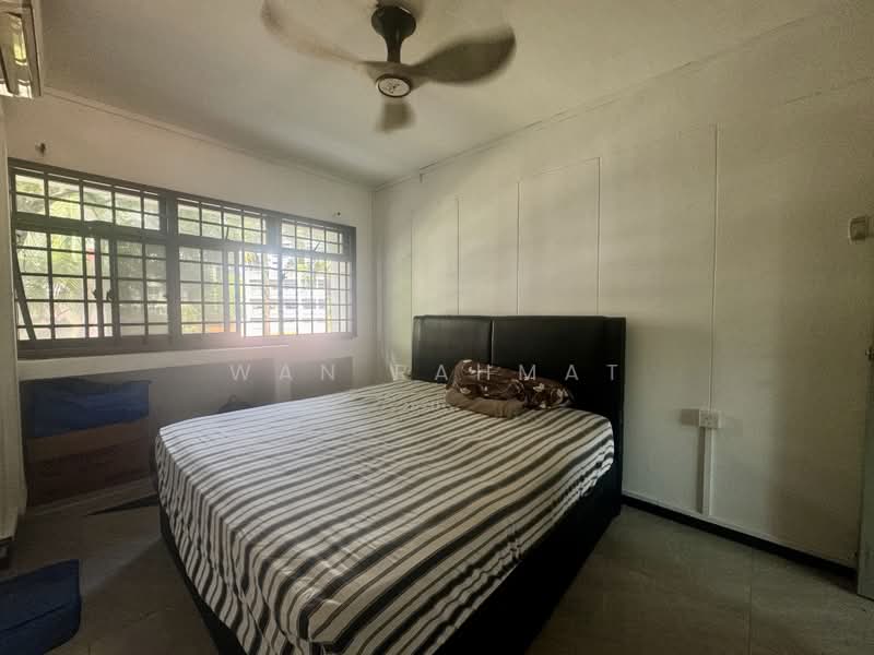 445 Choa Chu Kang Avenue 4, 445 Choa Chu Kang Avenue 4, 3 Bedrooms, 1,076 sqft, HDB Flat For Sale, by Wan Rahmat, 500183353 - Bedroom - PropertyGuru.com.sg