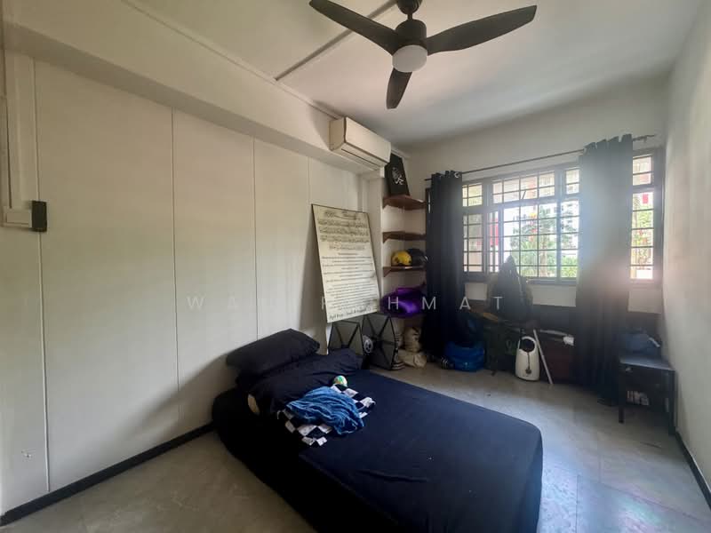 445 Choa Chu Kang Avenue 4, 445 Choa Chu Kang Avenue 4, 3 Bedrooms, 1,076 sqft, HDB Flat For Sale, by Wan Rahmat, 500183353 - Bedroom - PropertyGuru.com.sg