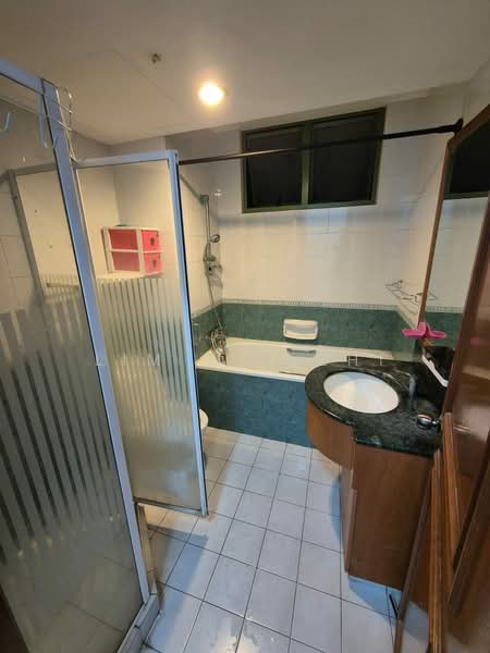 Windermere Master Room for rent, , Room Rental, 200 sqft, Condominium For Rent, by Lim Wei Zhi, 500183365 - Bathroom - PropertyGuru.com.sg