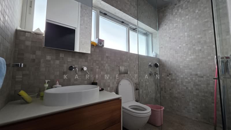 Almond Street, , 5 Bedrooms, 3,800 sqft, Semi-Detached House For Sale, by Karine Tan, 500183366 - Bathroom - PropertyGuru.com.sg