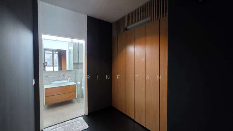 Almond Street, , 5 Bedrooms, 3,800 sqft, Semi-Detached House For Sale, by Karine Tan, 500183366 - Bathroom - PropertyGuru.com.sg