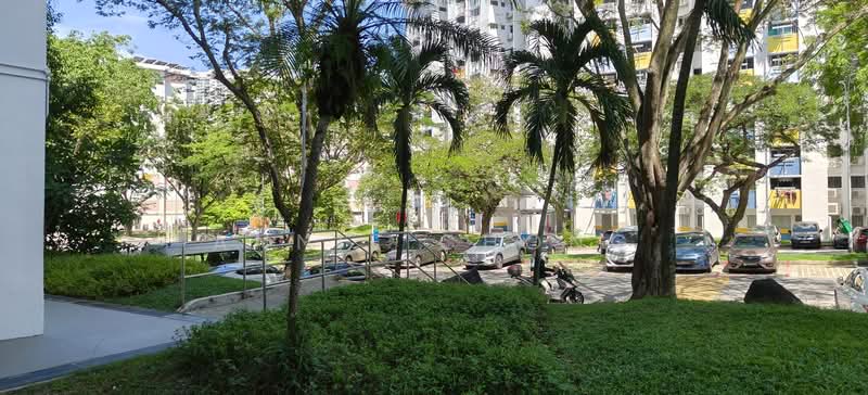 330 Clementi Avenue 2, 330 Clementi Avenue 2, 2 Bedrooms, 721 sqft, HDB Flat For Rent, by Annie Chong, 500183381 - Exterior - PropertyGuru.com.sg