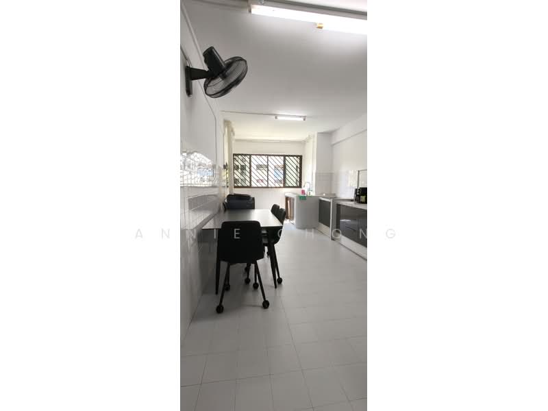 330 Clementi Avenue 2, 330 Clementi Avenue 2, 2 Bedrooms, 721 sqft, HDB Flat For Rent, by Annie Chong, 500183381 - Kitchen - PropertyGuru.com.sg