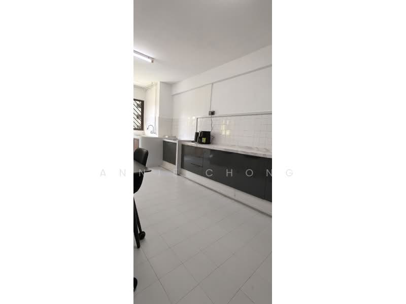 330 Clementi Avenue 2, 330 Clementi Avenue 2, 2 Bedrooms, 721 sqft, HDB Flat For Rent, by Annie Chong, 500183381 - Kitchen - PropertyGuru.com.sg