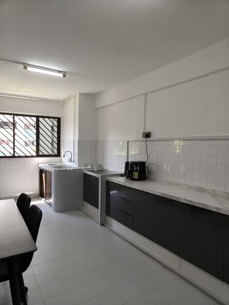 330 Clementi Avenue 2, 330 Clementi Avenue 2, 2 Bedrooms, 721 sqft, HDB Flat For Rent, by Annie Chong, 500183381 - Kitchen - PropertyGuru.com.sg