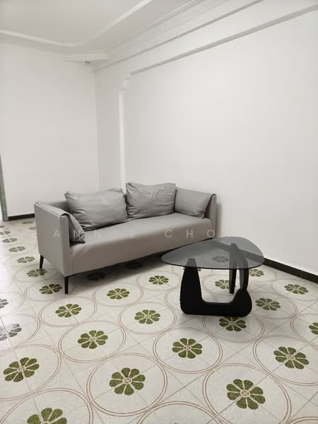 330 Clementi Avenue 2, 330 Clementi Avenue 2, 2 Bedrooms, 721 sqft, HDB Flat For Rent, by Annie Chong, 500183381 - Living Room - PropertyGuru.com.sg