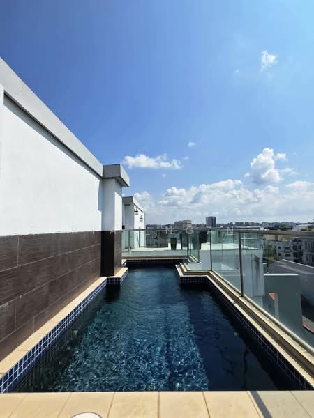 Blu Coral Condo, 127A Lorong L Telok Kurau, 3 Bedrooms, 2,056 sqft, Condominium For Sale, by Ryan Ngan, 500183383 - Pool - PropertyGuru.com.sg