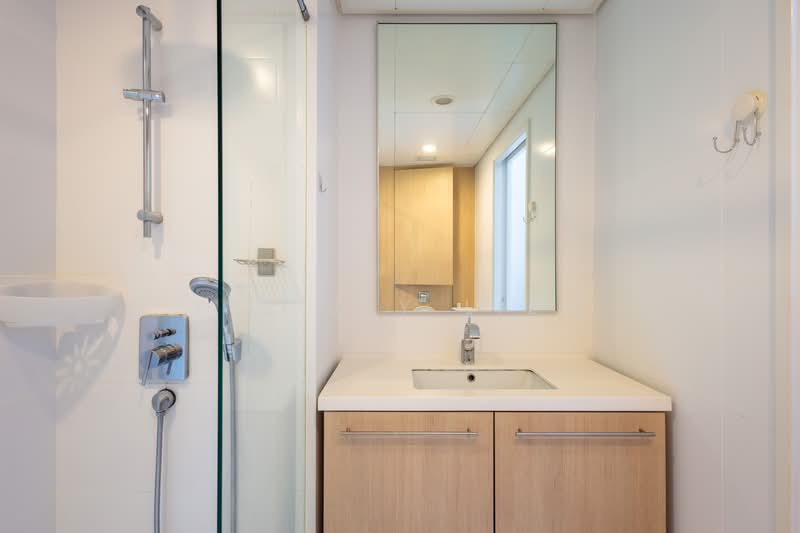 The Sail @ Marina Bay, 6 Marina Boulevard, 2 Bedrooms, 861 sqft, Condominium For Sale, by Yee Bey Liew, 500183392 - Bathroom - PropertyGuru.com.sg