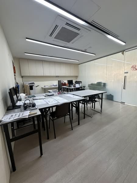 Chiat Hong Building, 110 Middle Road, 2,497 sqft, Office For Rent, by KATE, 500183413 - Classroom - CommercialGuru.com.sg