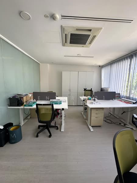 Chiat Hong Building, 110 Middle Road, 2,497 sqft, Office For Rent, by KATE, 500183413 - Office - CommercialGuru.com.sg