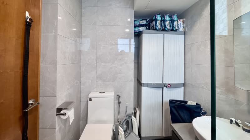 Guilin View, 20 Bukit Batok Street 52, 2 Bedrooms, 861 sqft, Condominium For Rent, by Chris Yan, 500183414 - Bathroom - PropertyGuru.com.sg