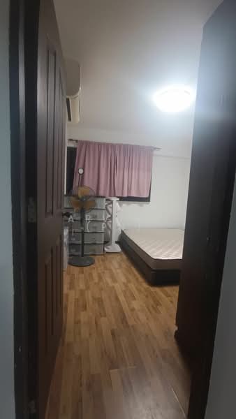 228 Lorong 8 Toa Payoh, 228 Lorong 8 Toa Payoh, Room Rental, 300 sqft, HDB Flat For Rent, by Arvind (PN), 500183418 - Bedroom - PropertyGuru.com.sg