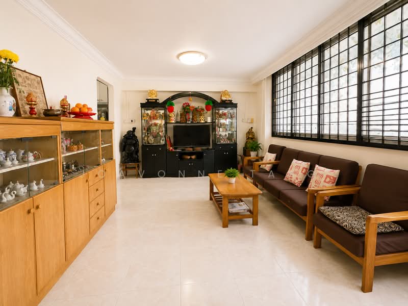 233 Serangoon Avenue 3, 233 Serangoon Avenue 3, 3 Bedrooms, 904 sqft, HDB Flat For Sale, by Joavonne Tang, 500183420 - Living Room - PropertyGuru.com.sg