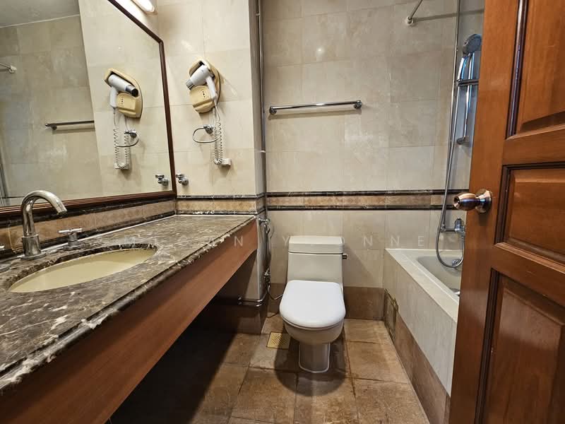 Gold Palm Mansions, 139 Lorong K Telok Kurau, 2 Bedrooms, 1,033 sqft, Apartment For Rent, by Megan Yvonne, 500183432 - Bathroom - PropertyGuru.com.sg