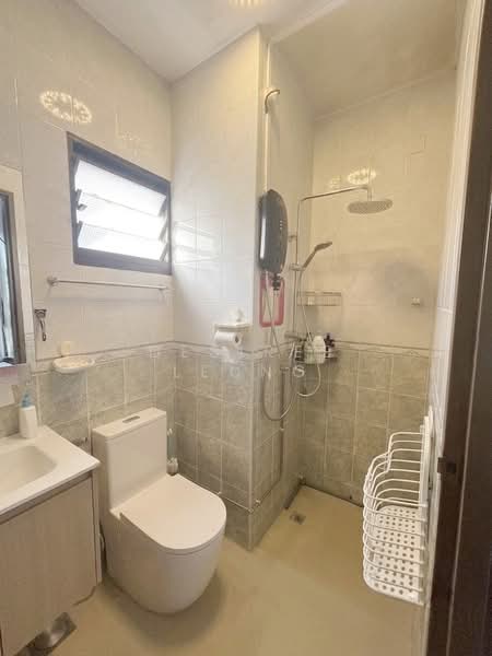 33 Eunos Crescent, 33 Eunos Crescent, 2 Bedrooms, 646 sqft, HDB Flat For Sale, by Desiree Leung, 500183441 - Bathroom - PropertyGuru.com.sg