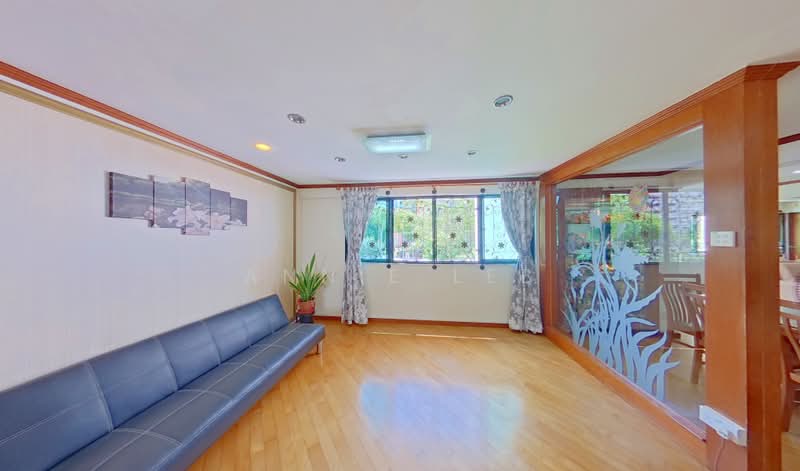 664A Yishun Avenue 4, 664A Yishun Avenue 4, 4 Bedrooms, 1,765 sqft, HDB Flat For Sale, by Annie Lee, 500183445 - Living Room - PropertyGuru.com.sg
