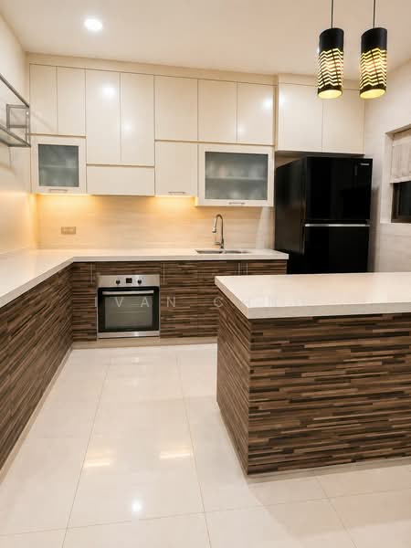 LANDED7772@ Good Size Renovated Kovan Terrace, , 4 Bedrooms, 2,700 sqft, Terraced House For Sale, by Ivan Chng, 500183453 - Kitchen - PropertyGuru.com.sg