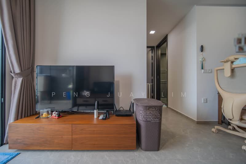 Park Colonial, 12 Woodleigh Lane, 2 Bedrooms, 635 sqft, Condominium For Sale, by Peng Juay Lim, 500183464 - Living Room - PropertyGuru.com.sg