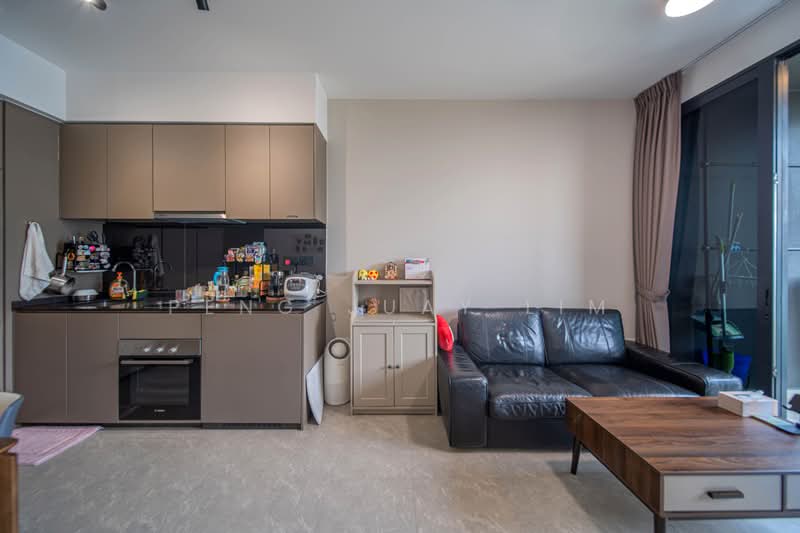 Park Colonial, 12 Woodleigh Lane, 2 Bedrooms, 635 sqft, Condominium For Sale, by Peng Juay Lim, 500183464 - Living Room - PropertyGuru.com.sg