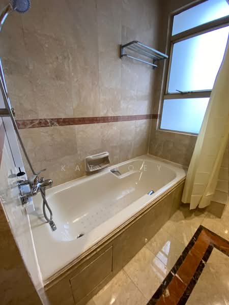 Leonie Condotel, 2 Leonie Hill Road, Orchard / River Valley, 4 Bedrooms, 2,568 sqft, Condominium For Rent, by Kat Boey, 500183467 - Bathroom - PropertyGuru.com.sg