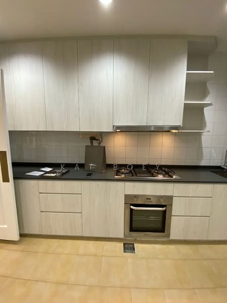 Leonie Condotel, 2 Leonie Hill Road, Orchard / River Valley, 4 Bedrooms, 2,568 sqft, Condominium For Rent, by Kat Boey, 500183467 - Kitchen - PropertyGuru.com.sg