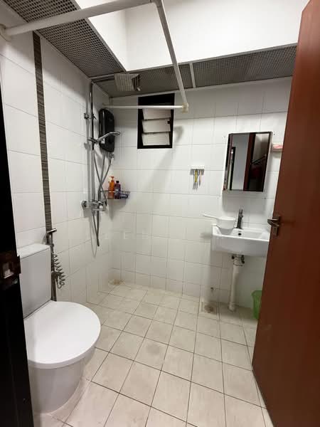 336A Yishun Street 31, 336A Yishun Street 31, 2 Bedrooms, 721 sqft, HDB Flat For Rent, by Eleen Seah, 500183473 - Bathroom - PropertyGuru.com.sg