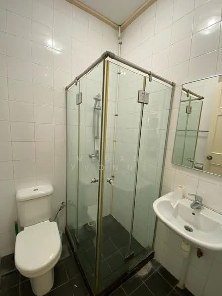 Beautiful Terrace House near Boon Keng MRT for Rent, McNair Rd / Balestier Rd / Serangoon Rd, 4 Bedrooms, 3,524 sqft, Terraced House For Rent, by Megan Yvonne, 500183482 - Bathroom - PropertyGuru.com.sg