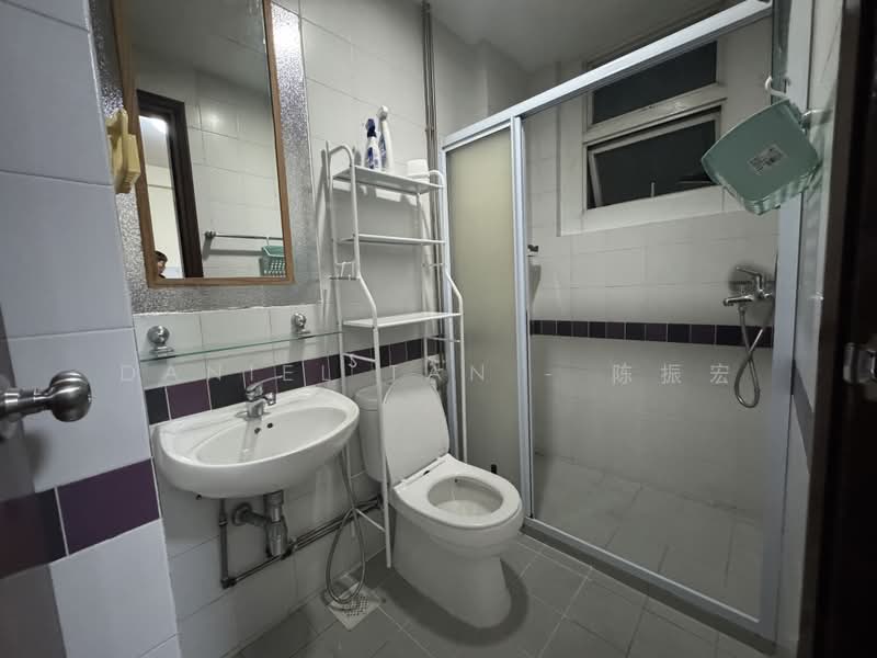 Canberlin Apartments, 60 Lorong 16 Geylang, 5 Bedrooms, 1,259 sqft, Condominium For Sale, by Daniel Tan - 陈振宏, 500183505 - Bathroom - PropertyGuru.com.sg