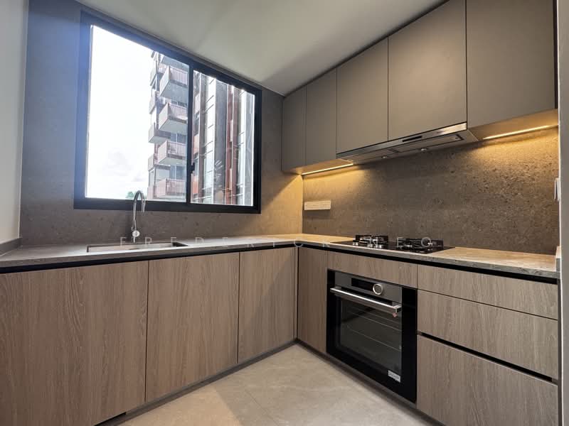 KI Residences At Brookvale, 6 Brookvale Drive, 4 Bedrooms, 1,249 sqft, Condominium For Sale, by Frederick Neo, 500183507 - Kitchen - PropertyGuru.com.sg