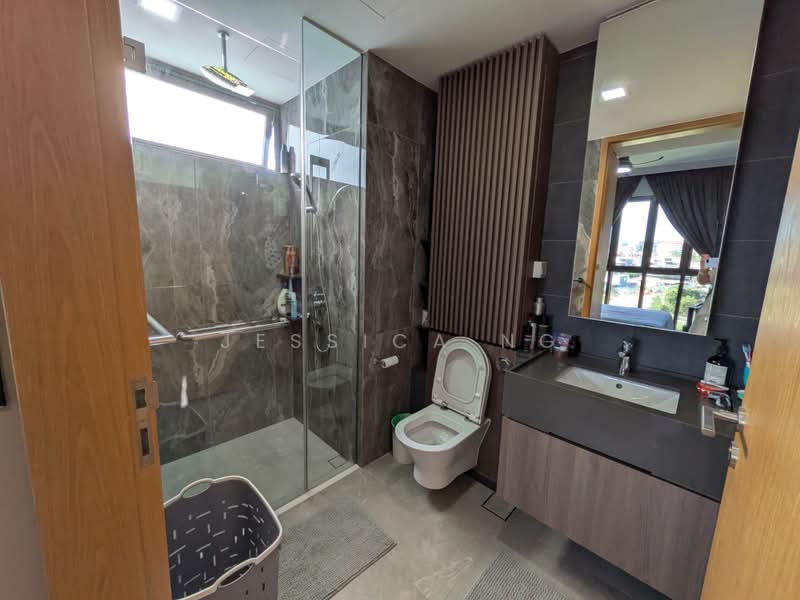 Midwood, 10 Hillview Rise, 4 Bedrooms, 1,249 sqft, Condominium For Sale, by Jessica Ng, 500183509 - Bathroom - PropertyGuru.com.sg