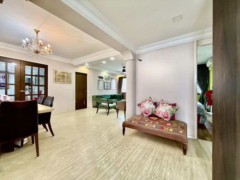 556 Pasir Ris Street 51, 556 Pasir Ris Street 51, 4 Bedrooms, 1,323 sqft, HDB Flat For Sale, by Maria Mariana, 500183519 - Living Room - PropertyGuru.com.sg