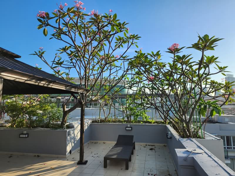 8 @ Mount Sophia, 10A Mount Sophia, 3 Bedrooms, 2,616 sqft, Condominium For Sale, by Joshua Ng Xuan, 500183536 - Balcony - PropertyGuru.com.sg